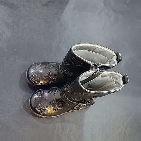 BRAND NEW KENNETH COLE REACTION UNISEX-CHILD DOLLY STAR-T - Picture 5 of 16